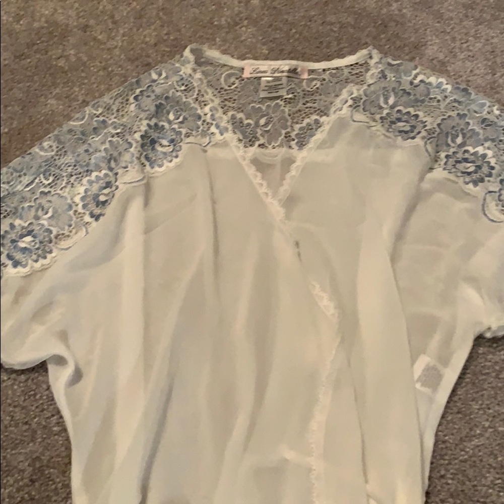Linea Donatella White and Blue Chemise Set - Picture 6 of 7